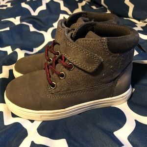 Carter’s dark grey boots